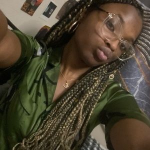 Meet your Posher, Lacy